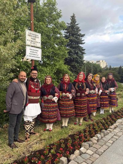 Живият Бабинден ден на Разлог бе пренесен на най- голямата сцена в България 3