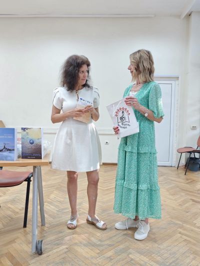 Моменти от гостуването на писателят, поет и лектор Румяна Халачева 6